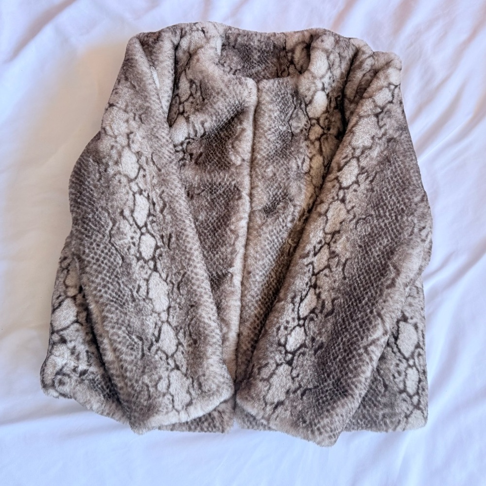 Great Cond. Lulus Mob Wife Snake Print Faux Fur Coat Women’s Large